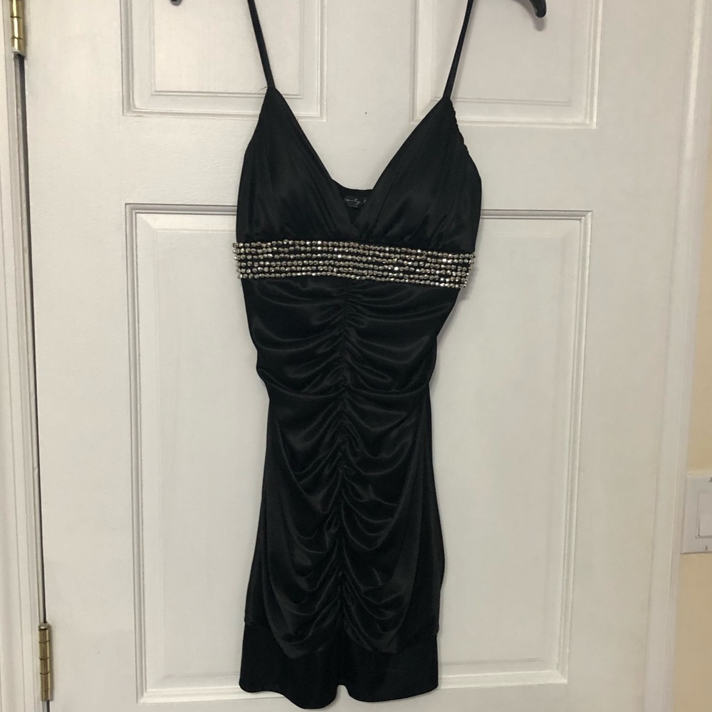 Ruched LBD 💋 low cut, tight cocktail dress